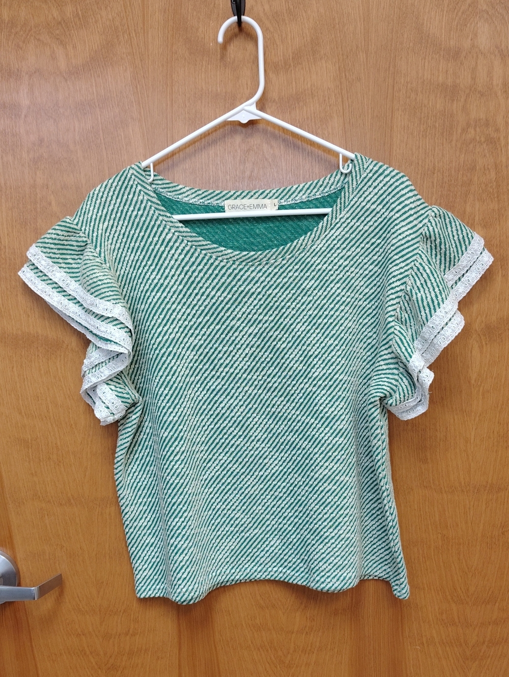 Grace + Emma Women's Green Striped Ruffle Sleeve Blouse